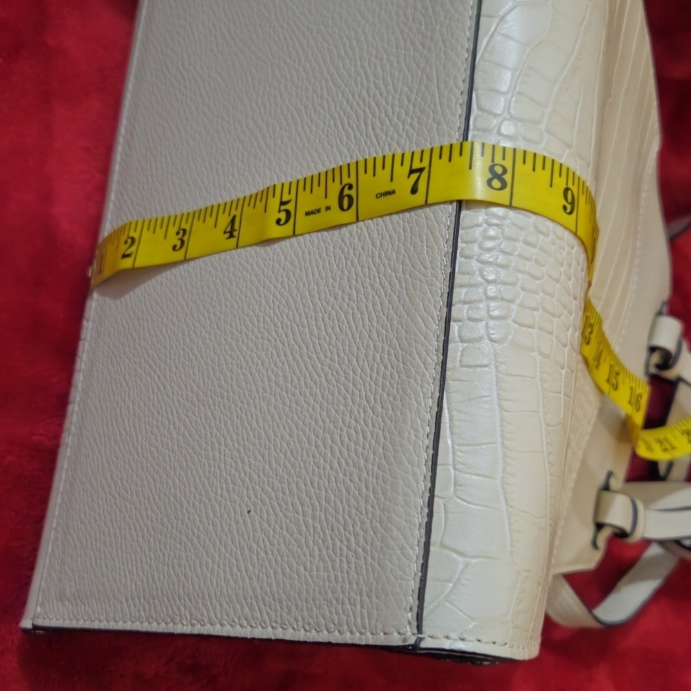 Persaman New York Cream Leather Croc-Embossed Shoulder/Satchel/Crossbody Bag - Picture 8 of 14